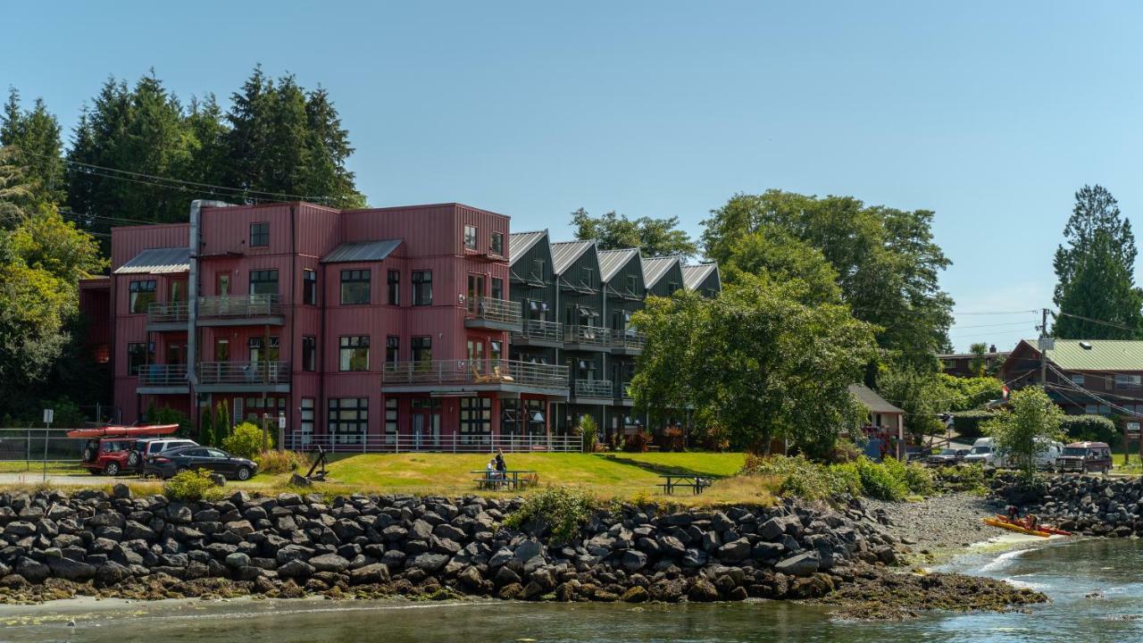 Island Village Properties At Fred Tibbs Tofino Exterior foto